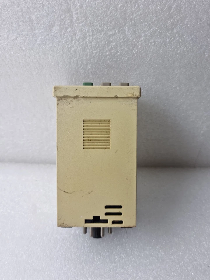 FUJI PXV-4 PXV4TAY2-0Y000 TEMPERATURE CONTROLLER PXV4TAY2-0Y000 MADE-JAPAN